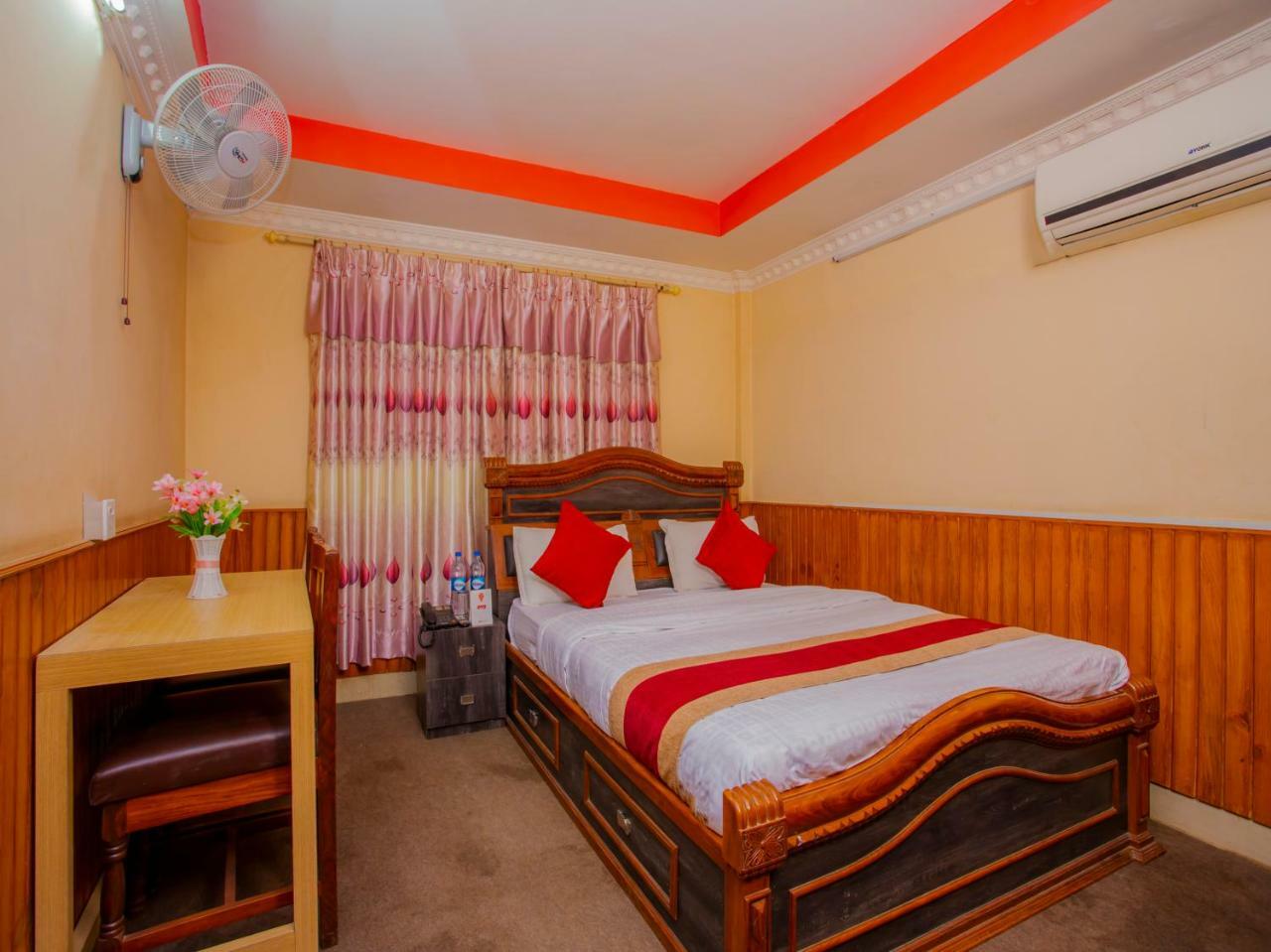 Oyo 305 Hotel Gauri Pashupatināth Exterior photo